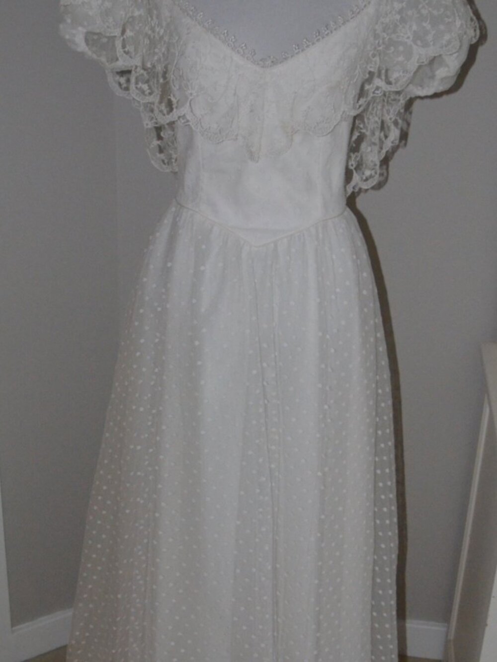 vintage wedding dress (1980's), petticoat and hat